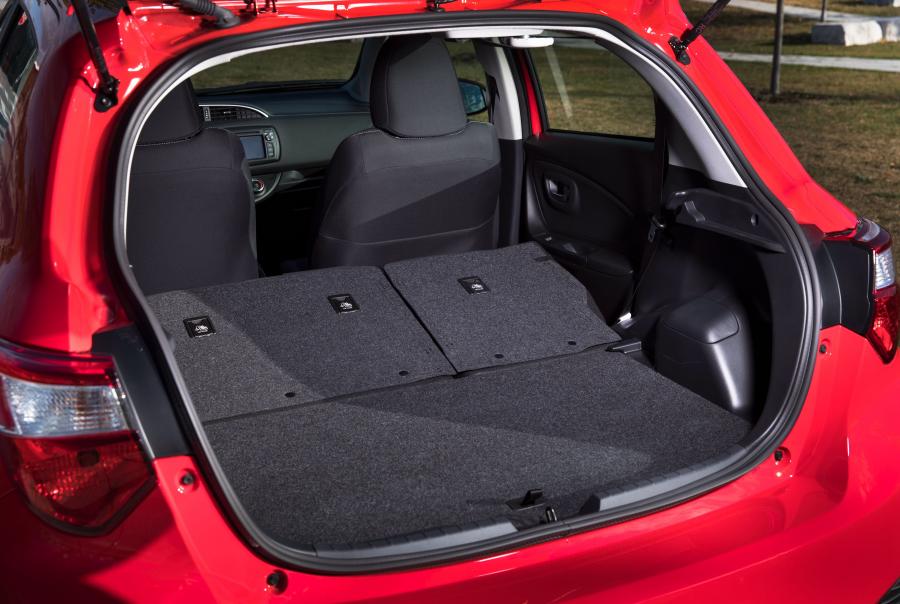 Багажник Toyota Yaris SE 2017 года  (NA) (фото 30 из 32)